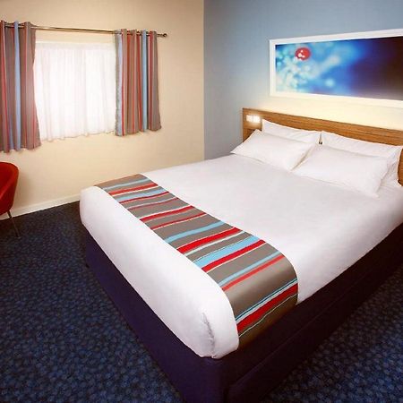 Travelodge Cardiff M4 Exteriör bild