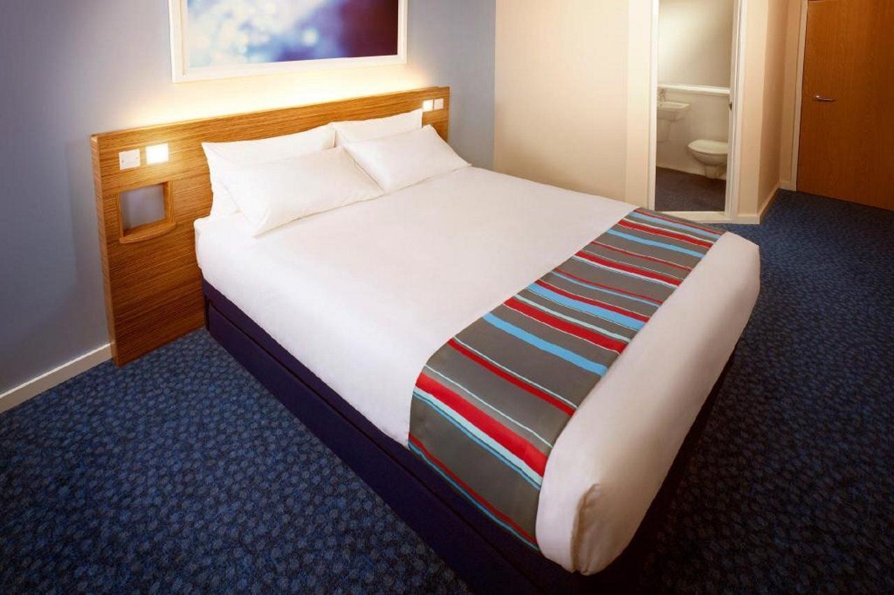 Travelodge Cardiff M4 Exteriör bild