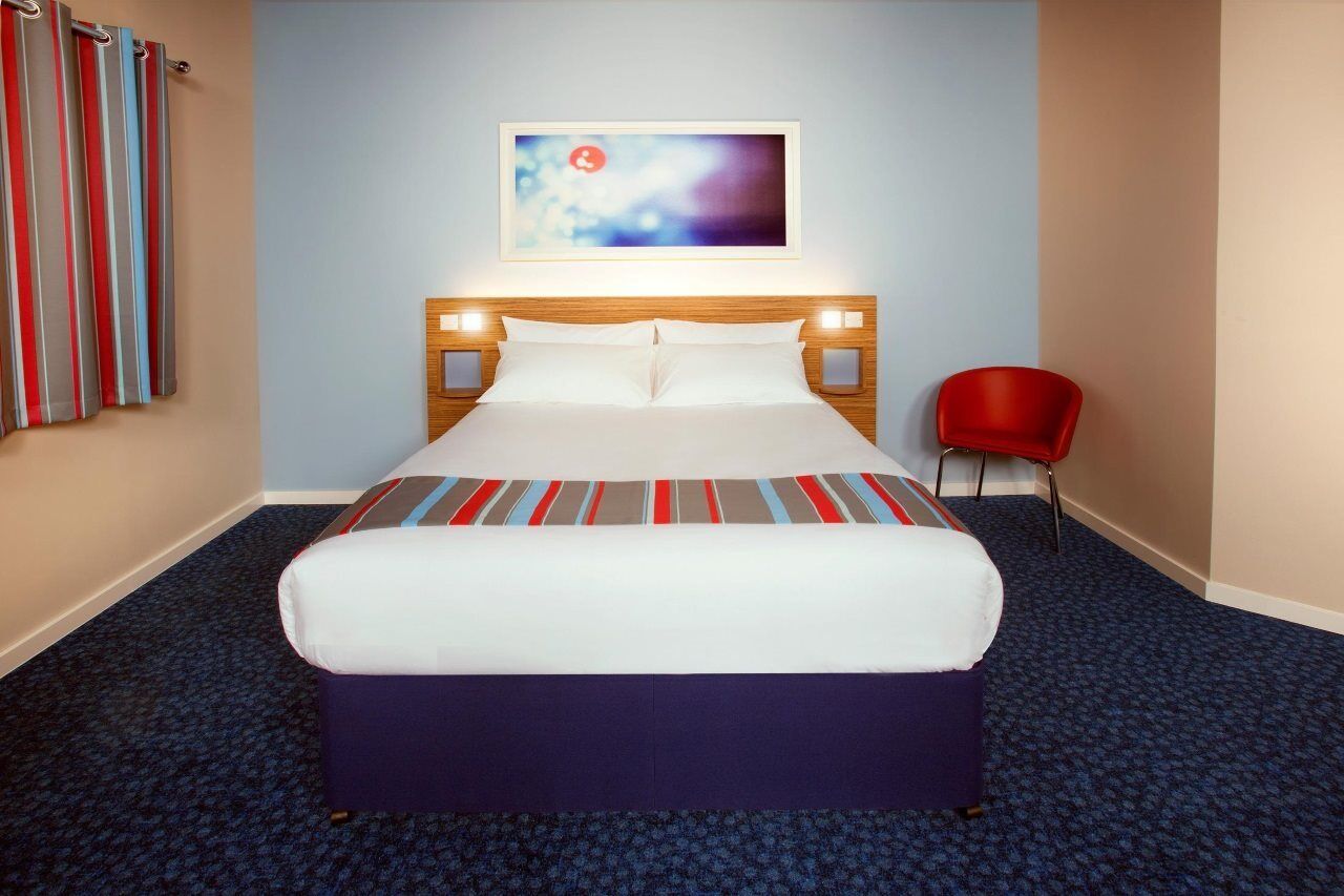 Travelodge Cardiff M4 Exteriör bild